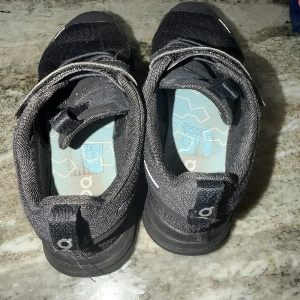 On Cloud Play Kid's Tripple Black Running Sneaker Athletic Shoe Size 3 SRD